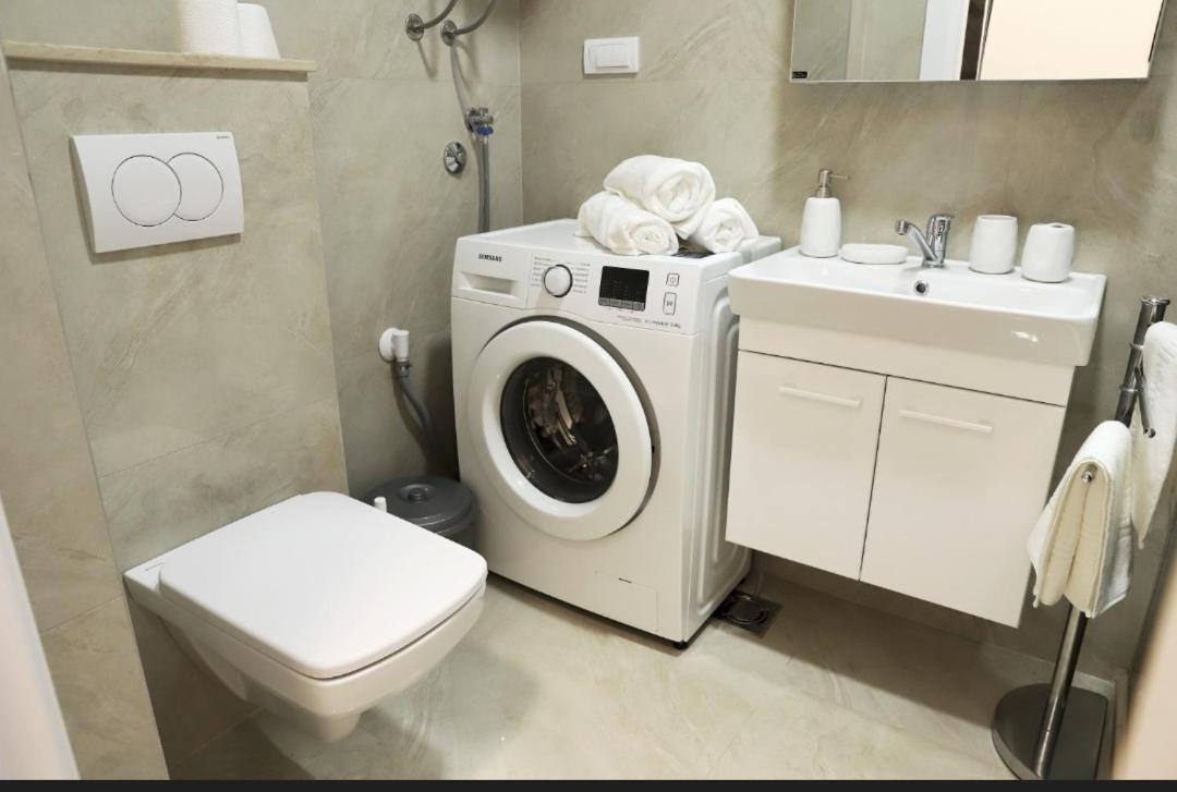 Studio Apartment, 5 Minutes To The Beach Бар Екстериор снимка