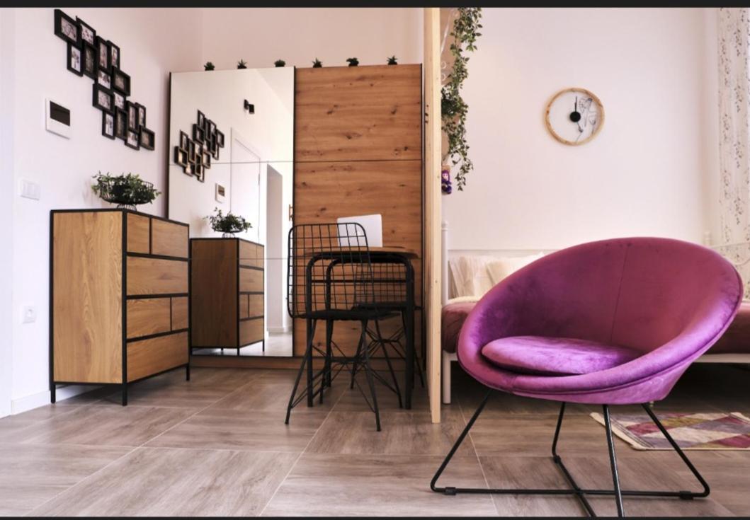 Studio Apartment, 5 Minutes To The Beach Бар Екстериор снимка