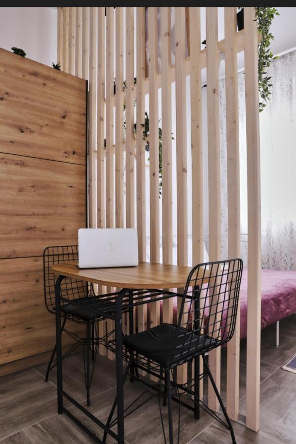Studio Apartment, 5 Minutes To The Beach Бар Екстериор снимка